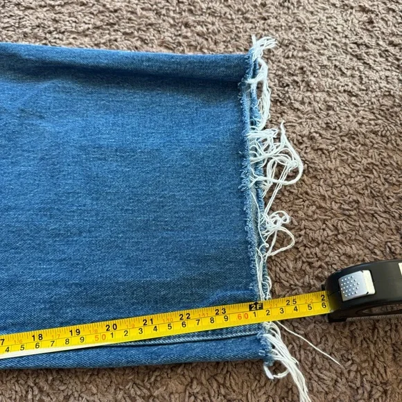 Abercrombie Fitch Curve Love The 90s Relaxed High Rise Jeans Raw Hem Crop 37 - Picture 7 of 7